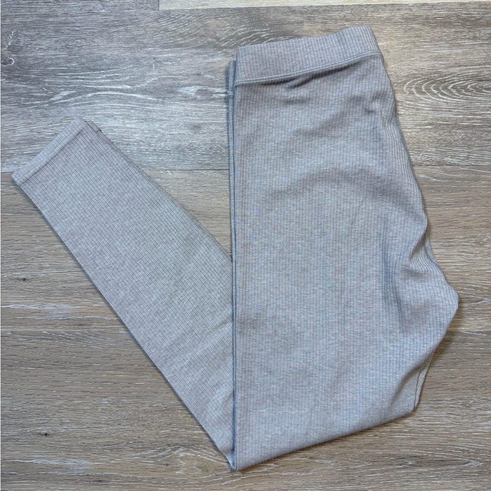 Alo Yoga Ribbed High-Waist 7/8 Blissful Legging - Grey